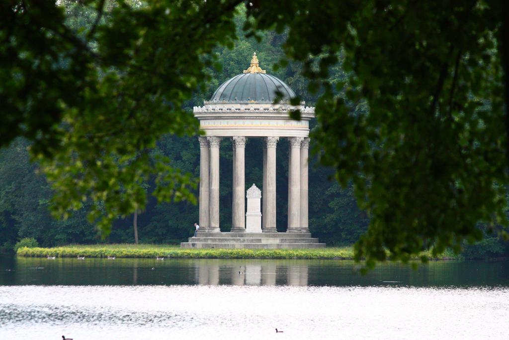 Laimer Hof Am Schloss Nymphenburg Мюнхен Екстер'єр фото